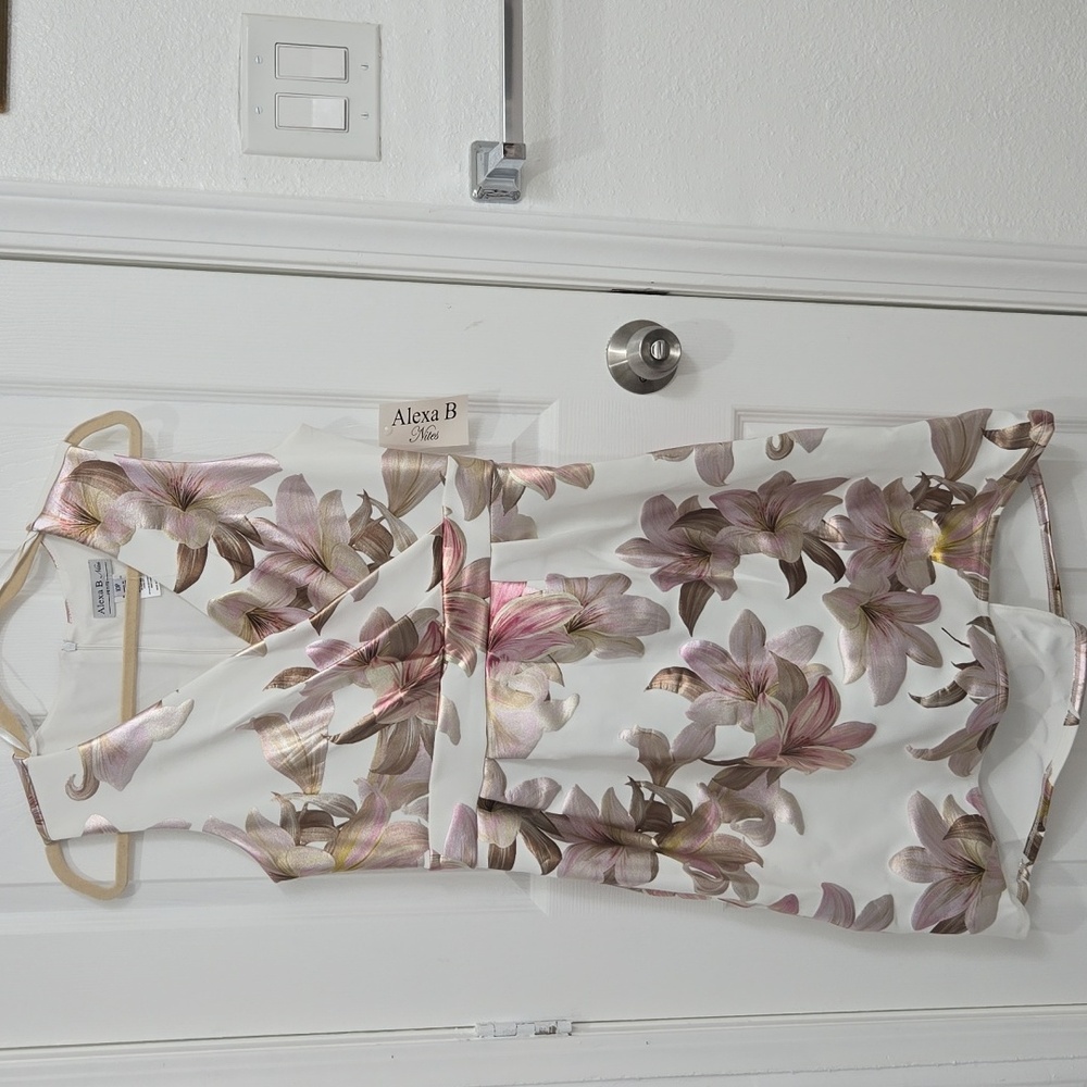 Alexia Admor Women's Asymmetrical Floral Dress - Pink and White